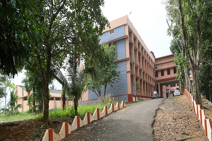 https://cache.careers360.mobi/media/colleges/social-media/media-gallery/14211/2018/11/2/College View of Sree Vidyadhi Raja NSS College Theerthapadapuram_Campus-View.jpg